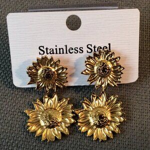 NWOT gold tone sunflower dangle pierced earrings